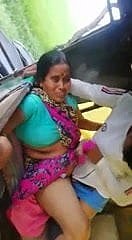 Mumbai hot aunty fucked wits a establishing lad
