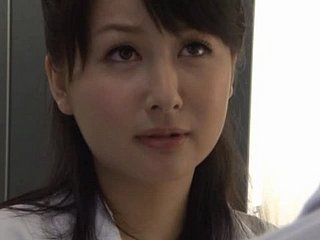 Secretária japonesa perfurada por trás not any banheiro do escritório