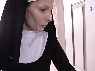 Istri Crazy Nun Fellow-feeling a amour dalam Stocking