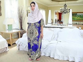 La árabe adicta al orgasmo Nadia Ali juega branches su jugoso coño