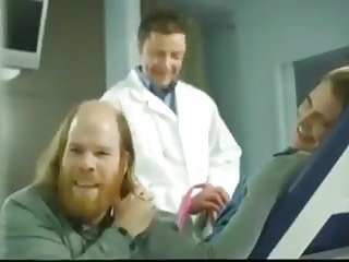 Doktor making out isteri panas